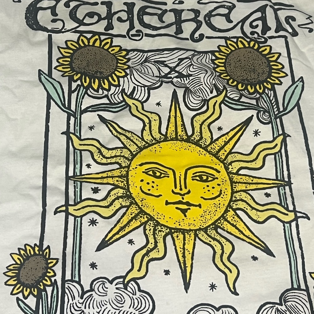 🌞H&M Oversized Sun Graphic Tee🌞